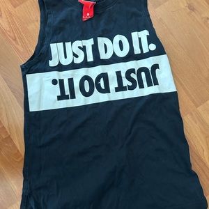 Nike workout tops bundle of 5